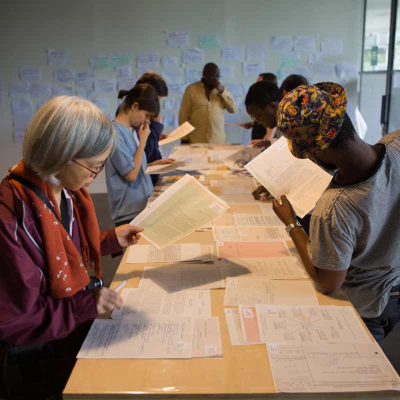 Comment la pédagogie des opprimé·e·s résonne-t-elle à Genève? – collectif Microsillons